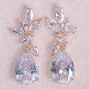 Unique leaf drop earring